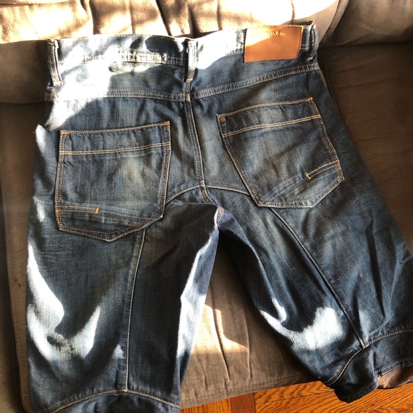 H&M short loose jean pant. - Picture 2 of 3